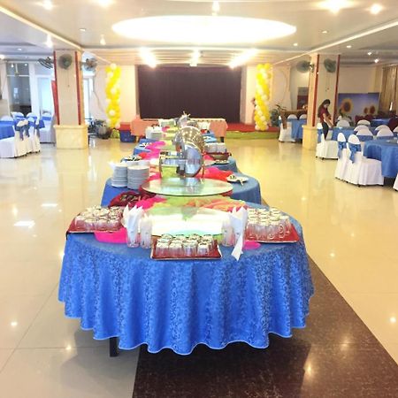Avatar Hotel Vinh Esterno foto